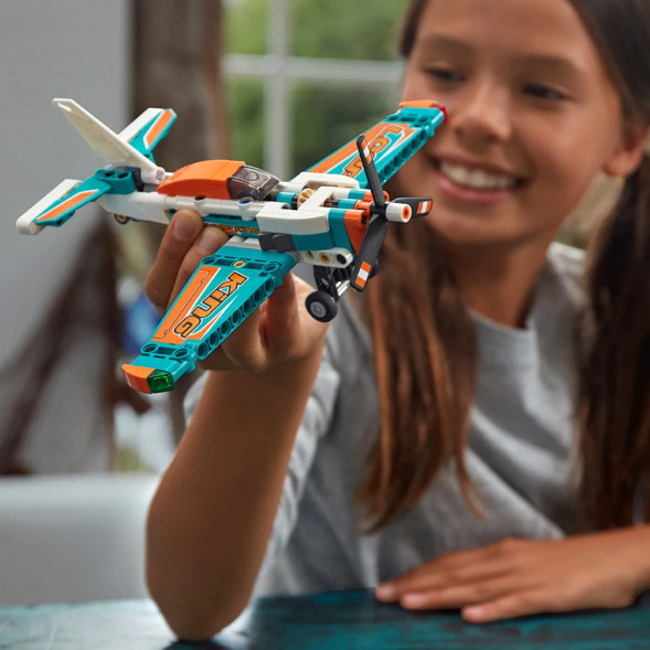 Конструктор LEGO Technic 42117 Гоночный самолёт в Вологде